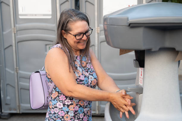 Best Porta potty delivery and setup  in Mount Olive, NC